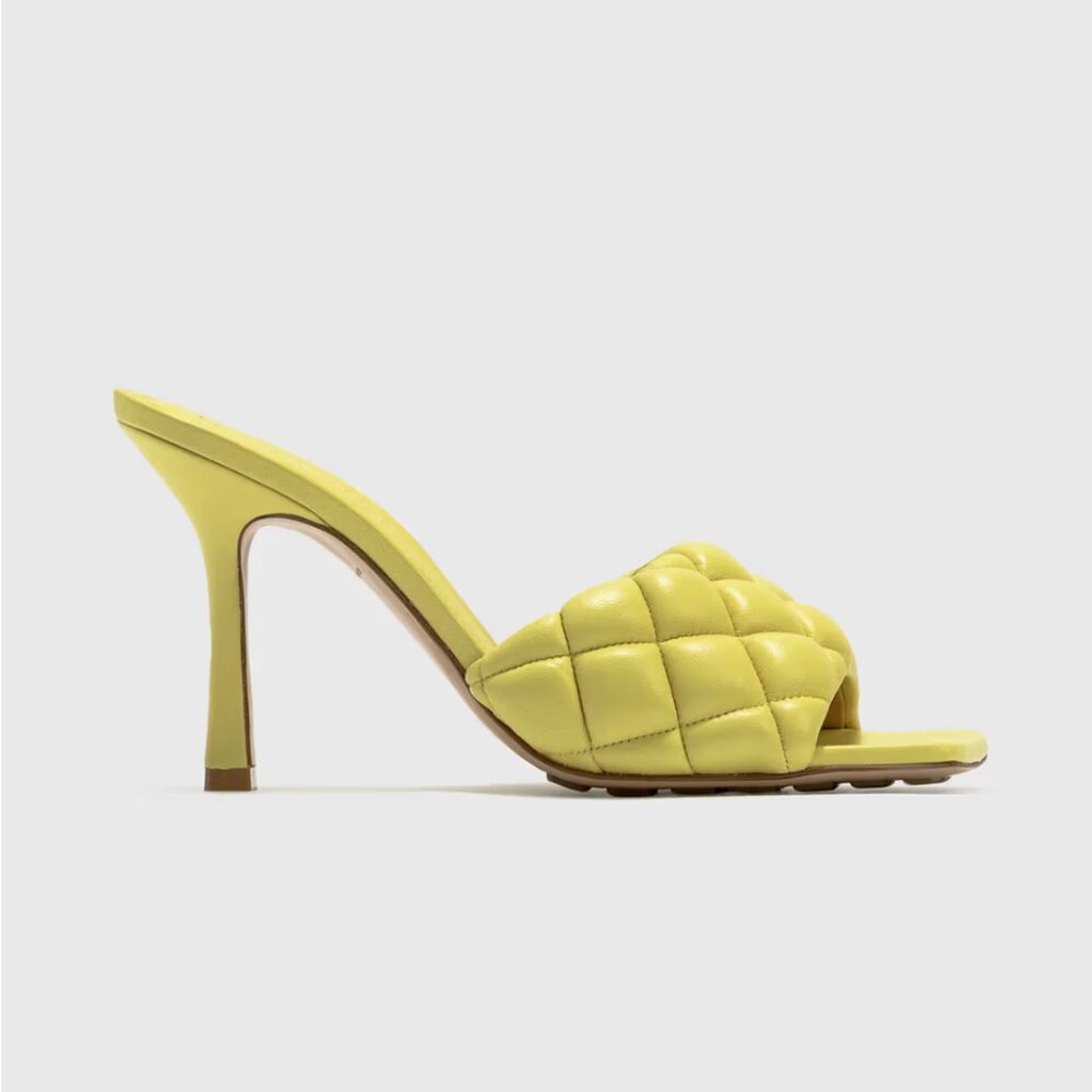 New In Box Bottega Veneta Lido Padded Sandals Size 39